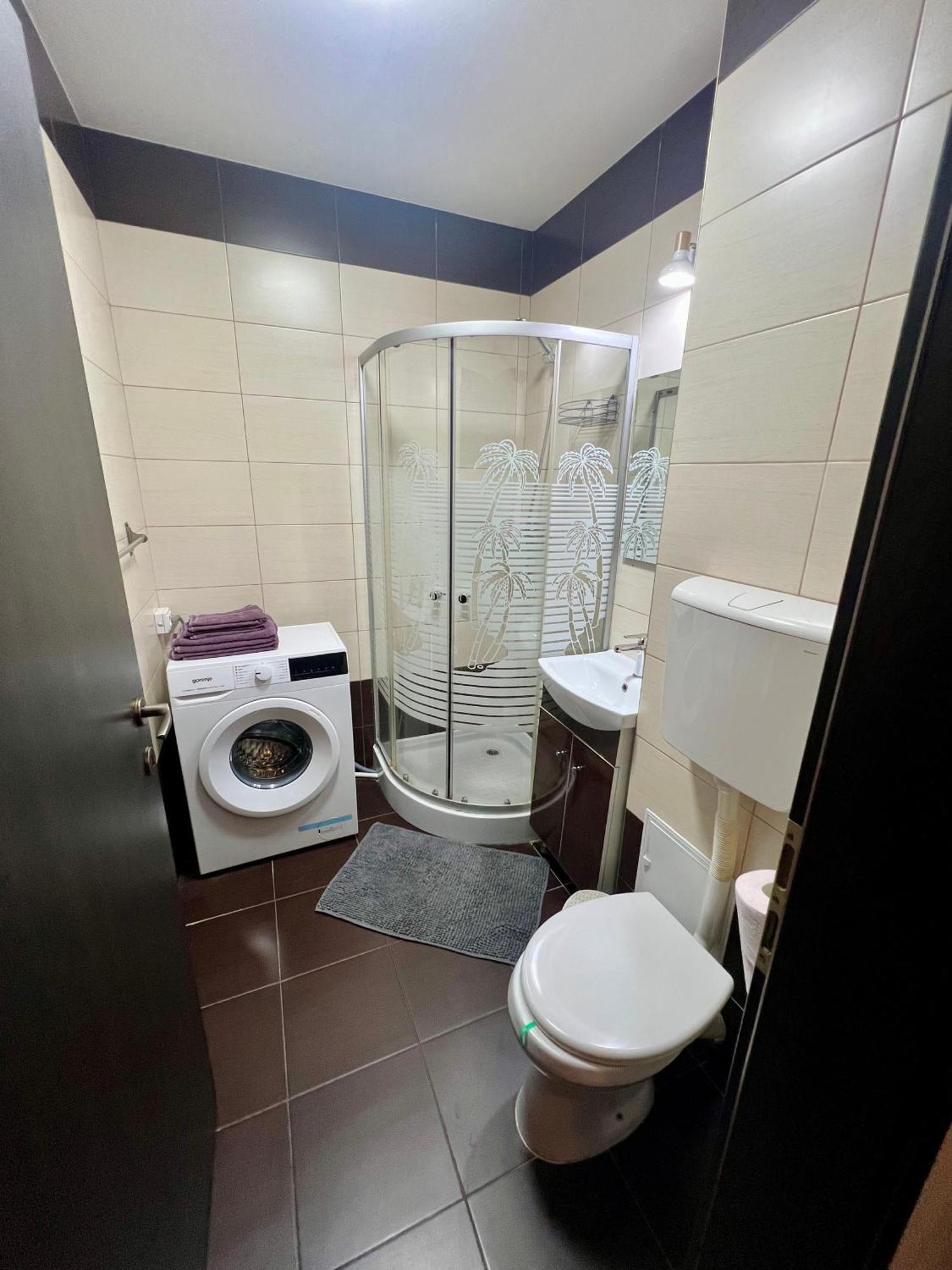 2 Venturo Victoriei Wi-Fi Self Check-In Appartement Braşov Buitenkant foto